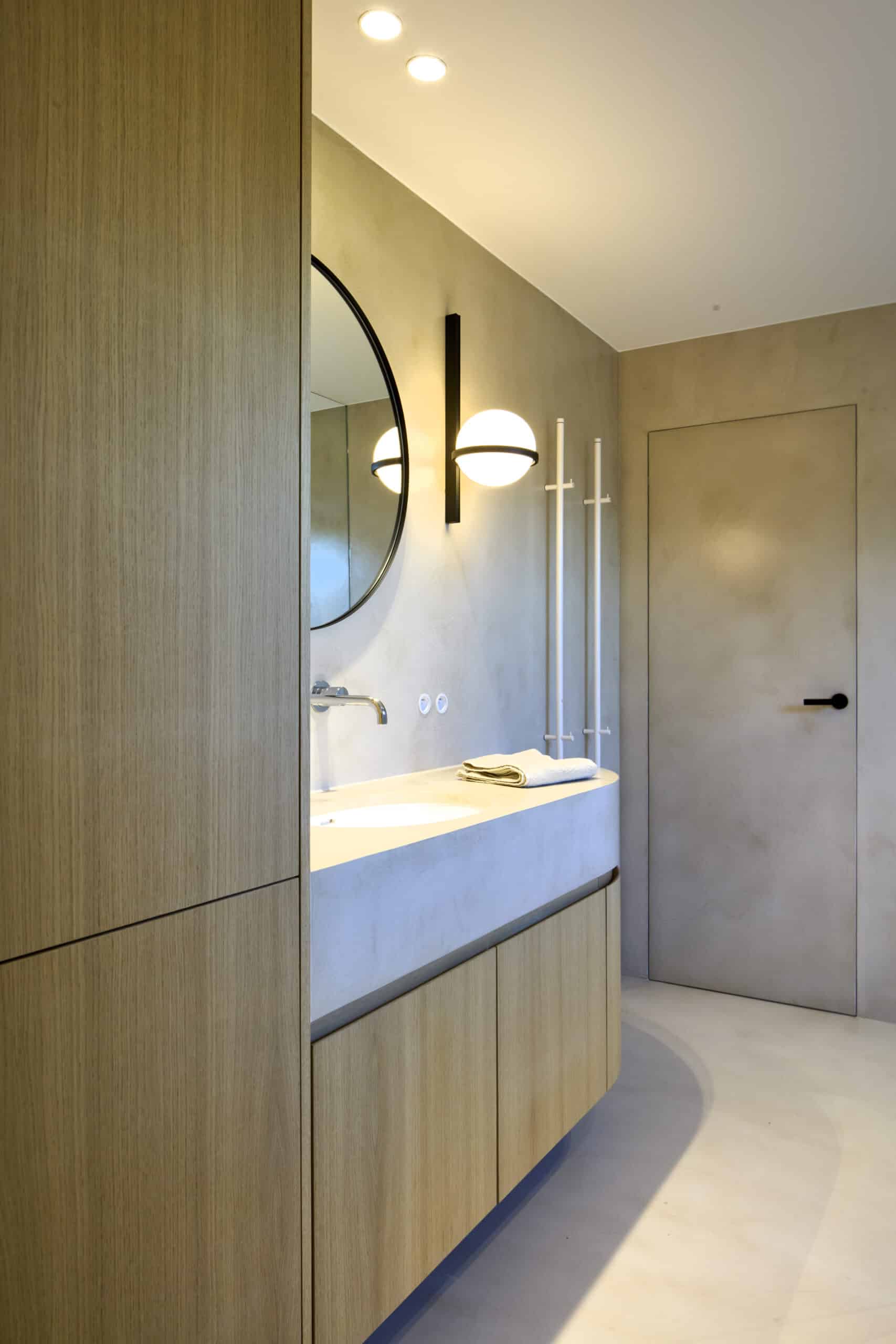 Traprenovatie, trap, trapbekleding, trap renoveren, trap bekleden, nieuwe trap, badkamer renovatie, stalen deur, totaalrenovatie, binnenhuisarchitect, Cosy Me Interiors, Martine Pieters